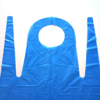 China High Quality Plastic Disposable apron Polyethylene Disposable Hospitals Clinics Medical Apron Water Proof PE Apron for sale