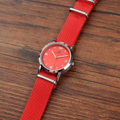 China Relógio de quartzo de homem ISO Banda de nylon Relógio de quartzo impermeável OEM à venda