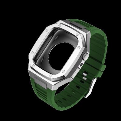 Cina Cassa in acciaio protettiva Apple Watch con cinghia in silicone per IWatch Serie 7 e SE 6 in vendita