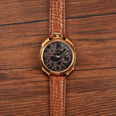 Chine Une montre en cuir de quartz sophistiquée résistante à l'eau longueur de bande de 23 cm à vendre