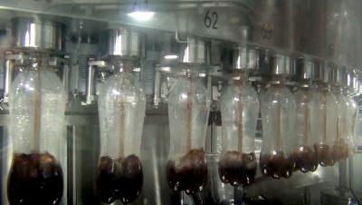 中国 通気されたジュース15000 BPH無菌冷たいペットびんの詰物ライン 販売のため