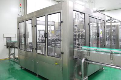 China Máquina de engarrafamento de vidro de 8000 Bph à venda