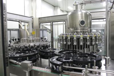 Chine 316 machine de remplissage de bouteilles en verre d'acier inoxydable 10000BPH à vendre