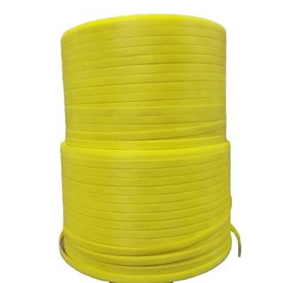 China Cintas de embalaje de plástico amarillo con rollo de cinturón 0,5 mm 5 mm en venta