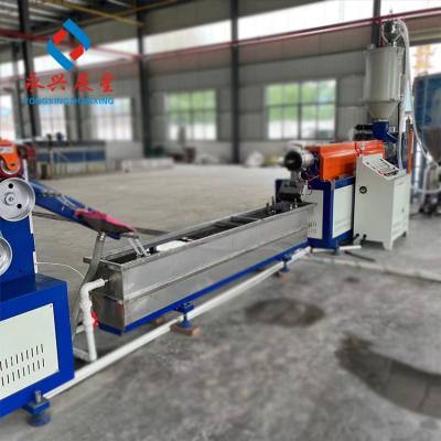 China Máquina para hacer tiras de plástico de panel acústico PET de 9 mm de tornillo único en venta