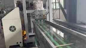 中国 Automatic 3kw Cooling Power PET Strap Extrusion Machine For Manufacturing Plant 販売のため