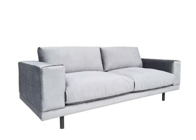 China Sofá de tecido cobertura de veludo sofá cinza espessos de espuma almofadas assentos de metal pernas largas braços à venda