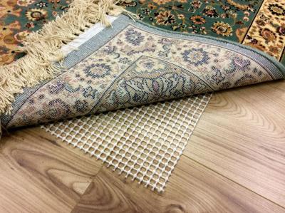 Cina Il PVC di resistenza al freddo non slitta la fodera di Mat Small Rug Pad Grip per l'anti tappeto da bagno domestico di Alip in vendita