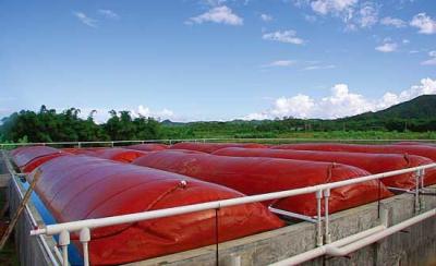 China el PVC de 2000T 1.0m m cubrió el tanque del gas metano de la lona sobre el material de alta resistencia de tierra del tanque de almacenamiento en venta