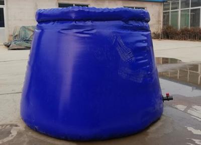 China Los tanques de agua portátiles flexibles agrícolas del tanque de agua de la cebolla de la lona del PVC 1000L riegan el tanque de sujeción en venta