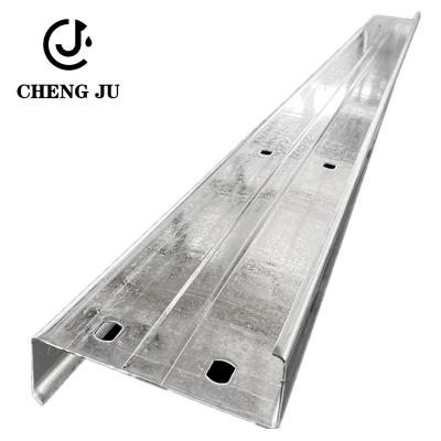 Chine Type inoxydable accessoires de Z de toit de poutre de la Manche en acier de pile de feuille à vendre