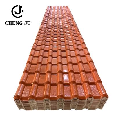 China Cor alaranjada ou telhas customizáveis da folha do telhado da resina sintética do PVC à venda