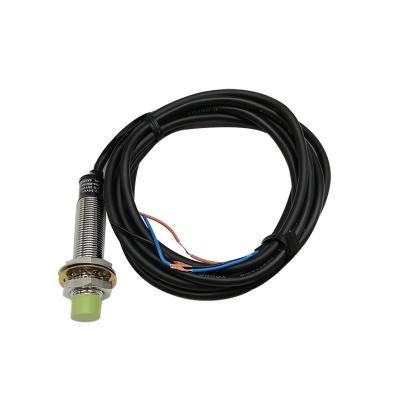 China Waterproof Automotive Auto Parts DC 3-Wire Type Cylindrical Type Proximity Sensor for sale