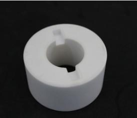 China Peças cerâmicas da precisão Microporous, componentes cerâmicos da alumina para médico à venda
