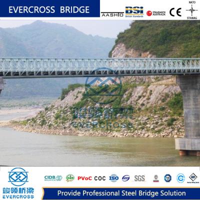 China Customized Steel Pedestrian Bridge Galvanized Footbridge For Parks Walkways for sale