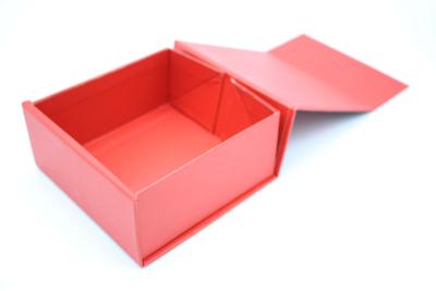 China El cartón de empaquetado de la cartulina cosmética colorida del OEM recicló las cajas de regalo de papel en venta