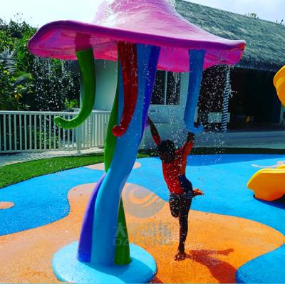 China Fiberglass Water Splash Pad 2.5m Height Jellyfish Spray Toys For Children for sale