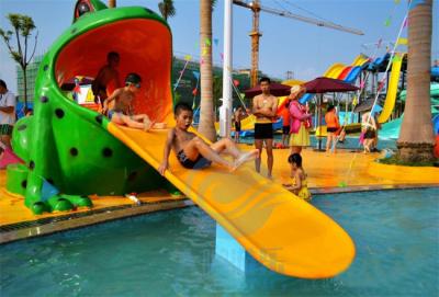 China Diapositiva de la piscina de la rana del cojín del chapoteo del parque del agua de la fibra de vidrio pequeña para los niños en venta