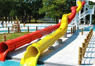 China Double Twist Hotel Water Slide Aqua Park Spiral Swimming Pool Slide 5.0m Height for sale