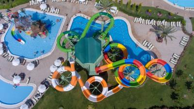 Cina Parco di divertimenti Grandi attrezzature di gioco sopra la piscina terra Slide bambini in vendita