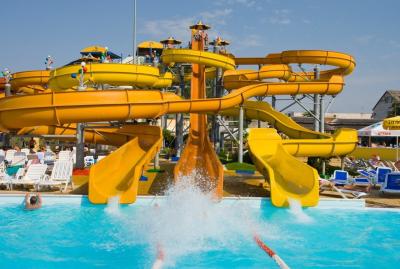 China OEM Amusement Park Swimming Pool Rides Big Play Fiberglass Water Slide for sale