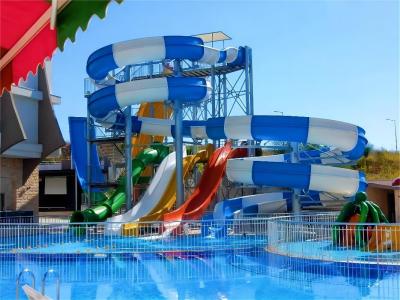 China OEM Outdoor Water Park Games Play Sets Swim Pool Tube Slide for Kids à venda
