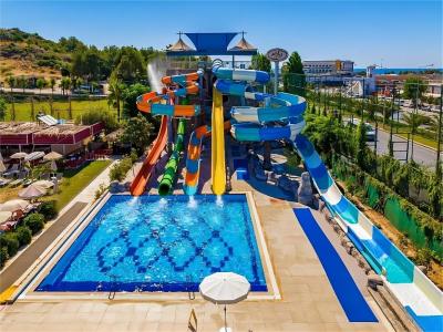 China ODM Indoor Playground Swimming Pool Fiberglass Water Slides for Children Te koop
