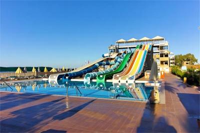 Chine OEM Aqua Park Custom Swimming Pool Fiberglass Water Slide for Children à vendre