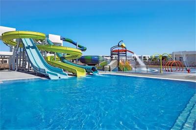 China ODM Water Park Sports Games Equipment Swimming Pool Fiberglass Slide for Sale à venda