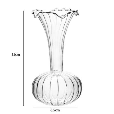 Cina Vaso di vetro trasparente di design europeo Art Deco Vaso da tavolo in vendita