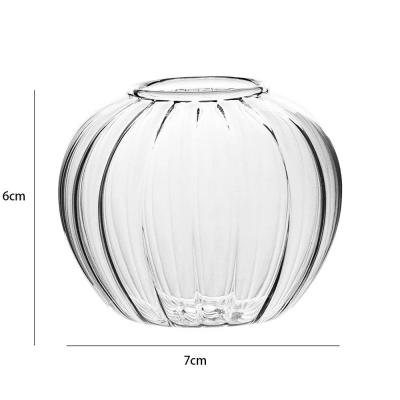 China Transparent Classic Style Nordic Glass Vase For Dining Table Decoration for sale