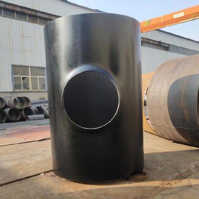 中国 黒いバットによって溶接される管付属品15CrMoの合金鋼の管のティー30mm-100mm厚く 販売のため