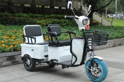 Chine Le moteur avant trois du système 800W de frein à tambour de lumière de tête de LED roulent le scooter électrique pour des adultes à vendre