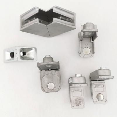 Cina Unito di angolo di alluminio del ferro d'argento per il sostegno d'angolo unito d'angolo di profilo di alluminio del collegamento della finestra in vendita