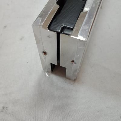 China Aluminiumlegierungs-erreichen Glastür-Hardware-Zusätze Stärke des Flecken-7-8mm einen Tiefstand zu verkaufen