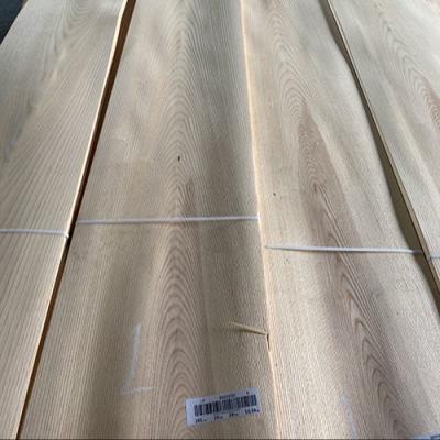 China 0.45mm Quarter Crown Cut White Ash Wood Panel Veneer, Grade Panel C, Thickness Tolerance +/-0.02MM for sale