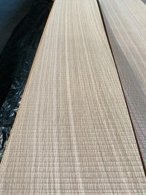 China ISO9001 Quarter Sawn White Oak Veneer 0.7mm Furniture Wood Veneer for sale