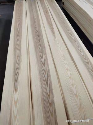 China Fraxinus White Ash Wood Veneer 0.7mm Flat Cut Veneer Furniture Use for sale