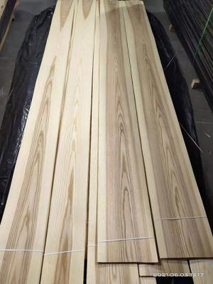 Chine Utilisation blanche intérieure de la décoration 0.5mm Ash Wood Veneer Door Leaf à vendre