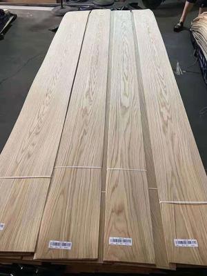 China Natural 0.50mm American White Oak Veneer 12mm Width Apply To Plywood for sale