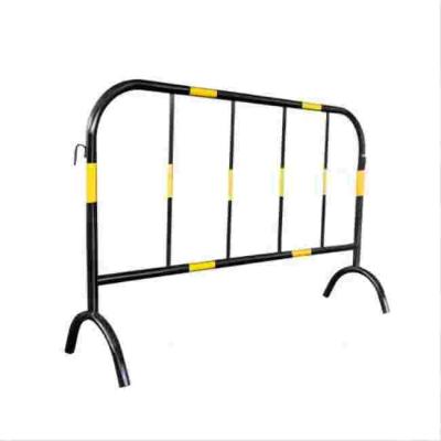 China 100cm Yellow Black Metal Traffic Road Barrier Cades Road Safety Accessories With Hook for sale