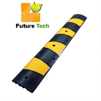 China 1830x300x58mm Reflective Rubber Speed Hump Heavy Duty Speed Bumps For Traffic Roadway for sale