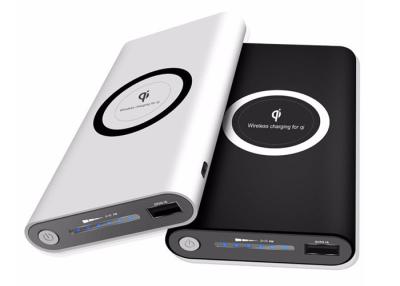 Chine Fashion 3 In 1 QI Wireless Power Bank 10000mah 135*73*19mm Dimension OEM Support à vendre