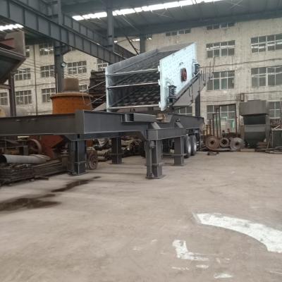 China Crawler Mounted Mobile Vibrating Screen 2500t/H For Stone Sand for sale