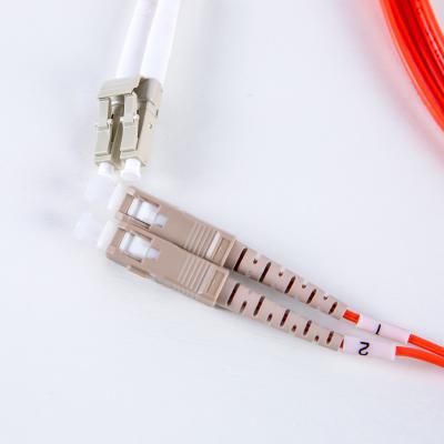 China Cable aéreo autosuficiente del cable de fibra óptica al aire libre de LSZH 2.5m m en venta