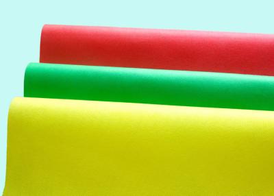China Material brilhante feito sob encomenda da tela de tecelagem não dos PP Spunbond da cor para sacos de compras à venda