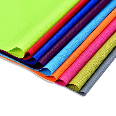 Chine Textile tissé de pp Spunbond non pour faire le sac à provisions dans la diverse couleur à vendre