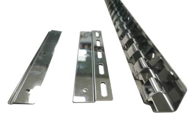 China Stainless Steel Metal Stamping Parts PVC Strip Curtain Hanging Bracket en venta