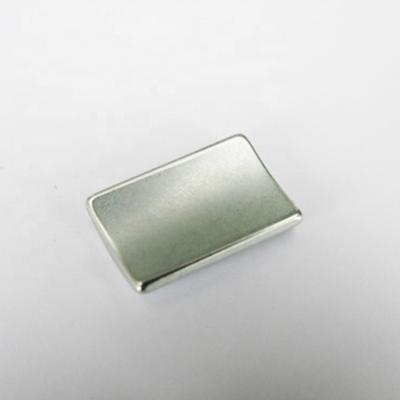 China Gegoten Alnico 8 diametraal Gemagnetiseerde Neodymiummagneten voor Wielmotor Te koop