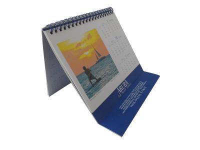 中国 壁のボール紙の卓上カレンダーOEM注文200g C1Sを印刷する 販売のため